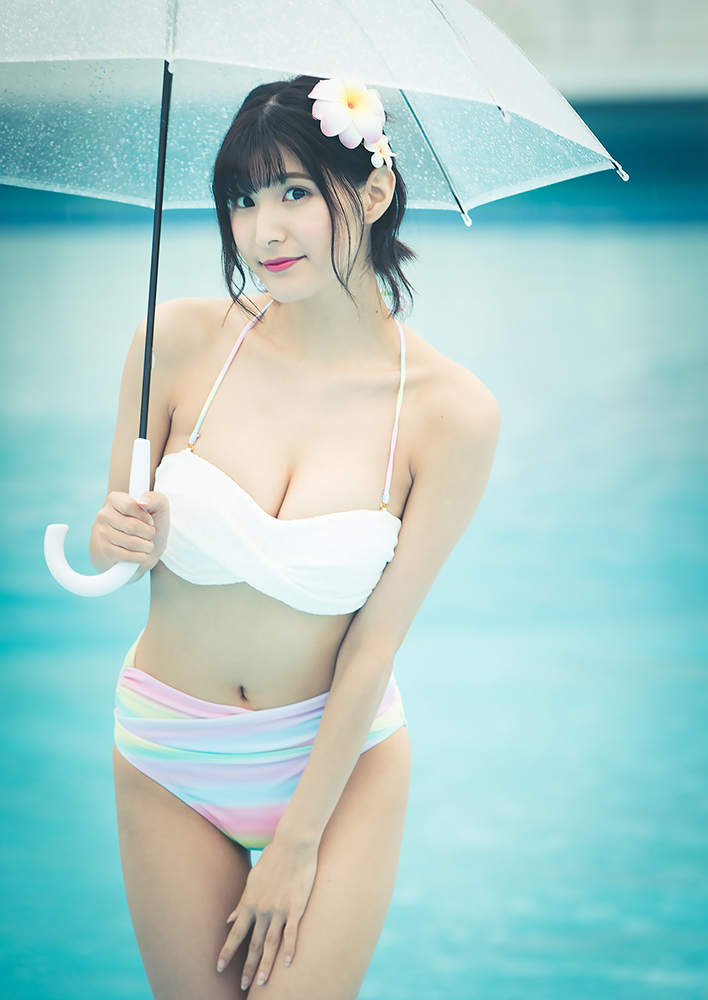 彩川ひなのさん