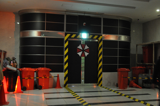 4階建てのビルのいろんな部屋を探索していきます