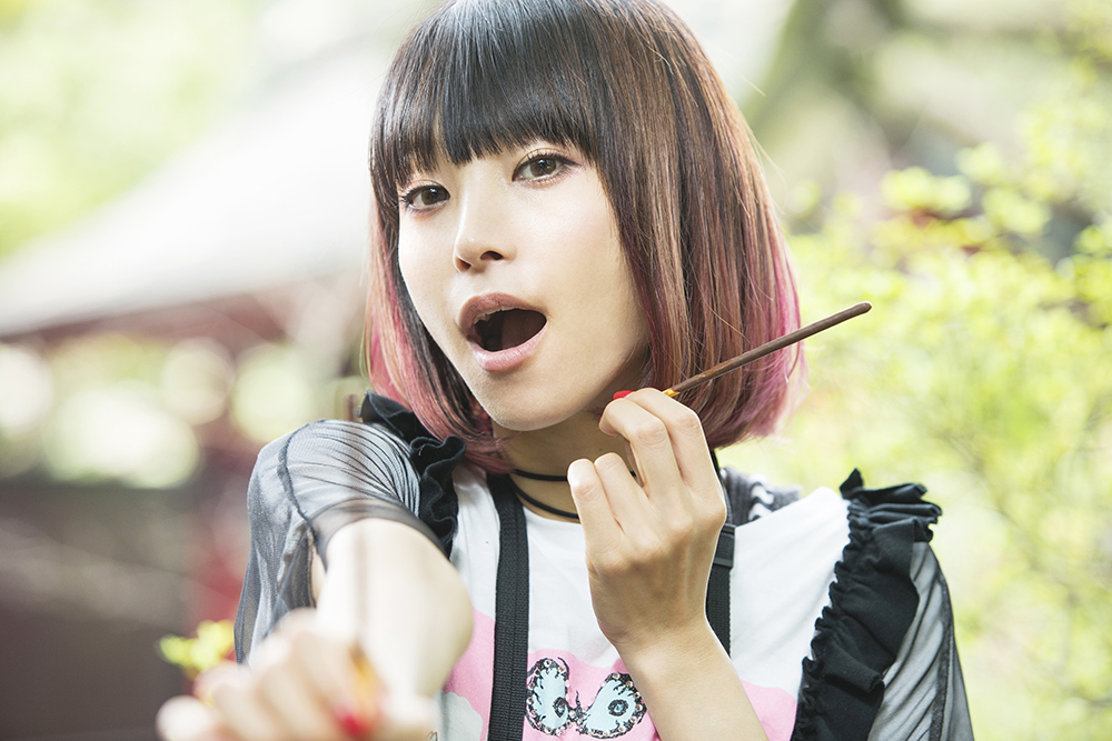 LiSAとポッキーコラボ写真31