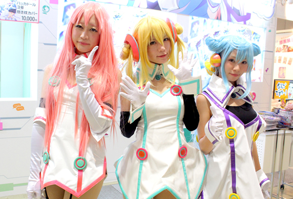 【C89】冬コミのコスプレコンパニオン「ハッカドール×モバゲー」ブース