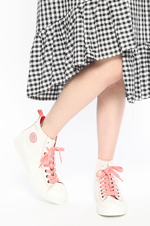 スニーカー（トキモデル）