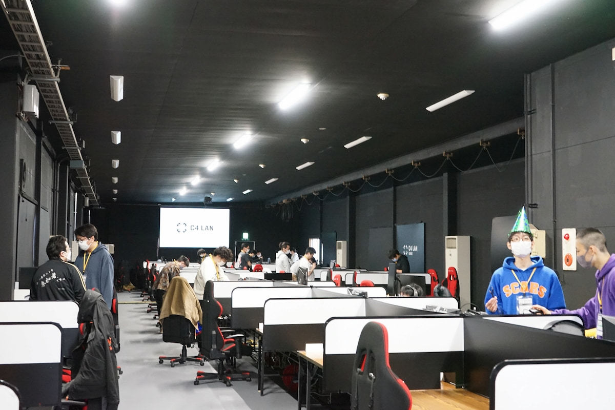 イベント開始前の「C4 LAN GARAGE #1」会場内