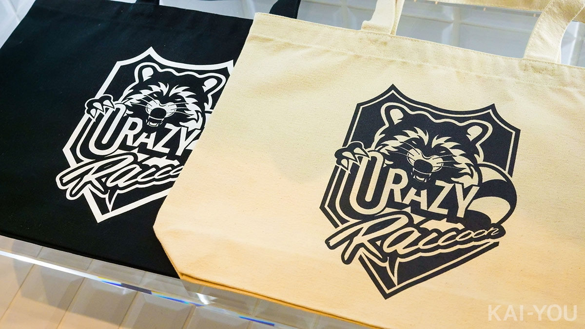 「CRAZY RACCOON STORE」