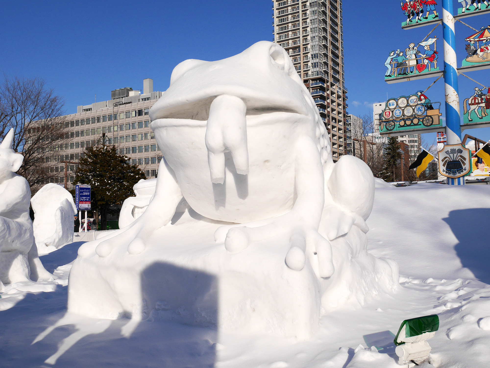 さっぽろ雪まつり_オーストラリアチームの作品「カエルの復讐」雪像