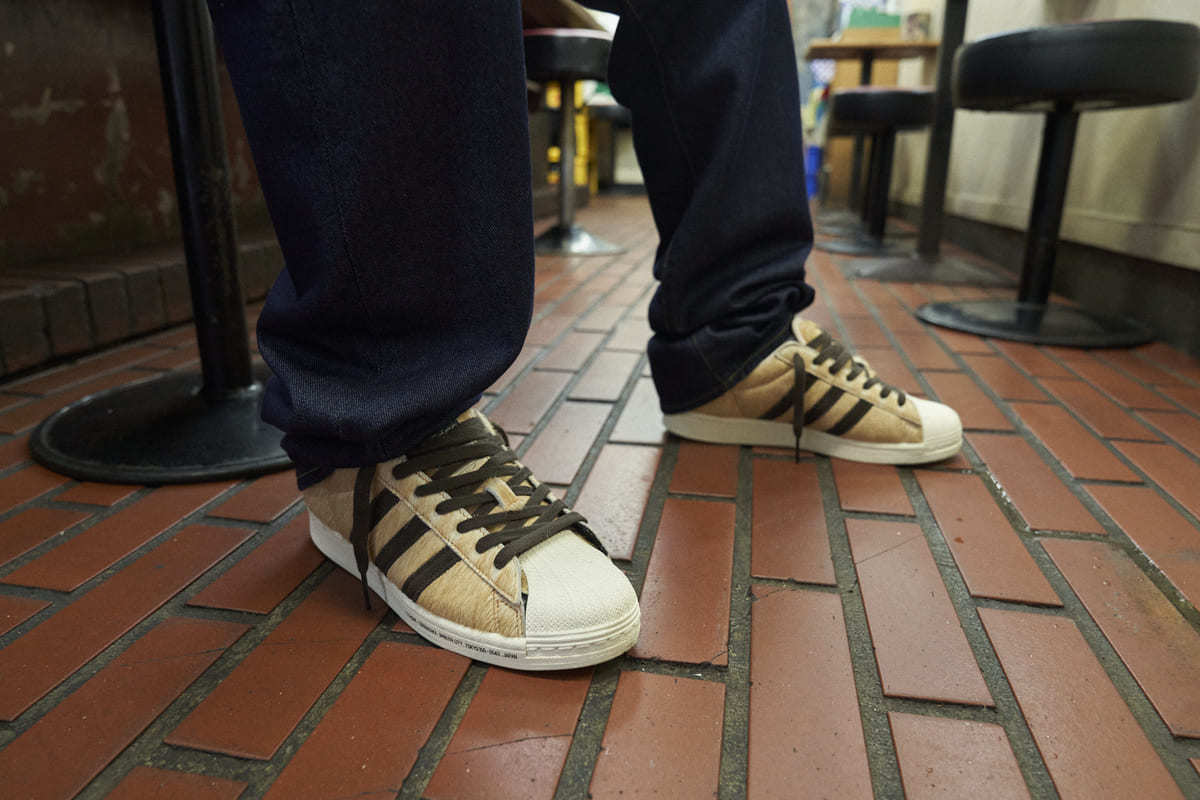 「adidas Originals SUPERSTAR DOG atmos “HACHIKO”」