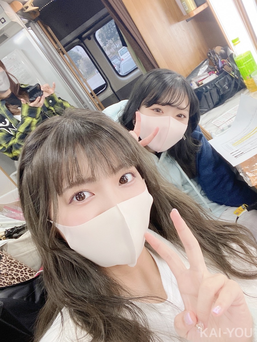 セクシー女優　根尾あかりさんと二葉エマさん