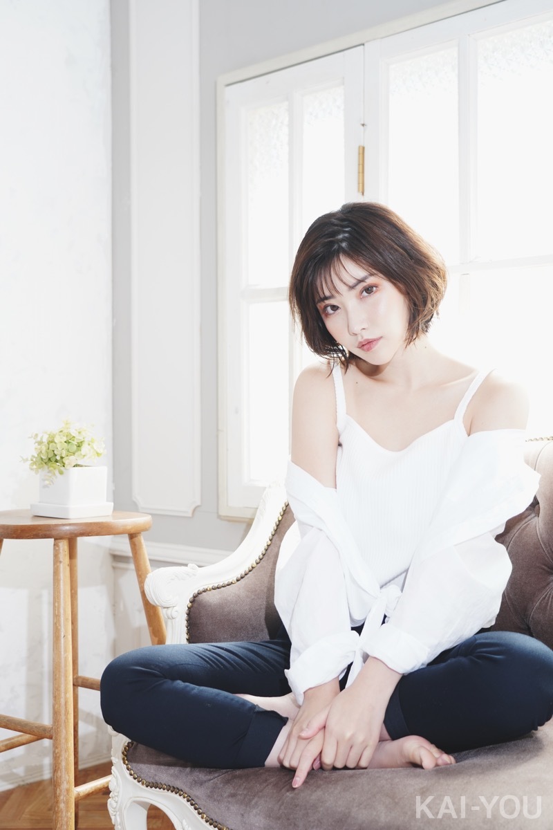 深田えいみさん撮り下ろし写真（よむさんによるイラスト化企画）