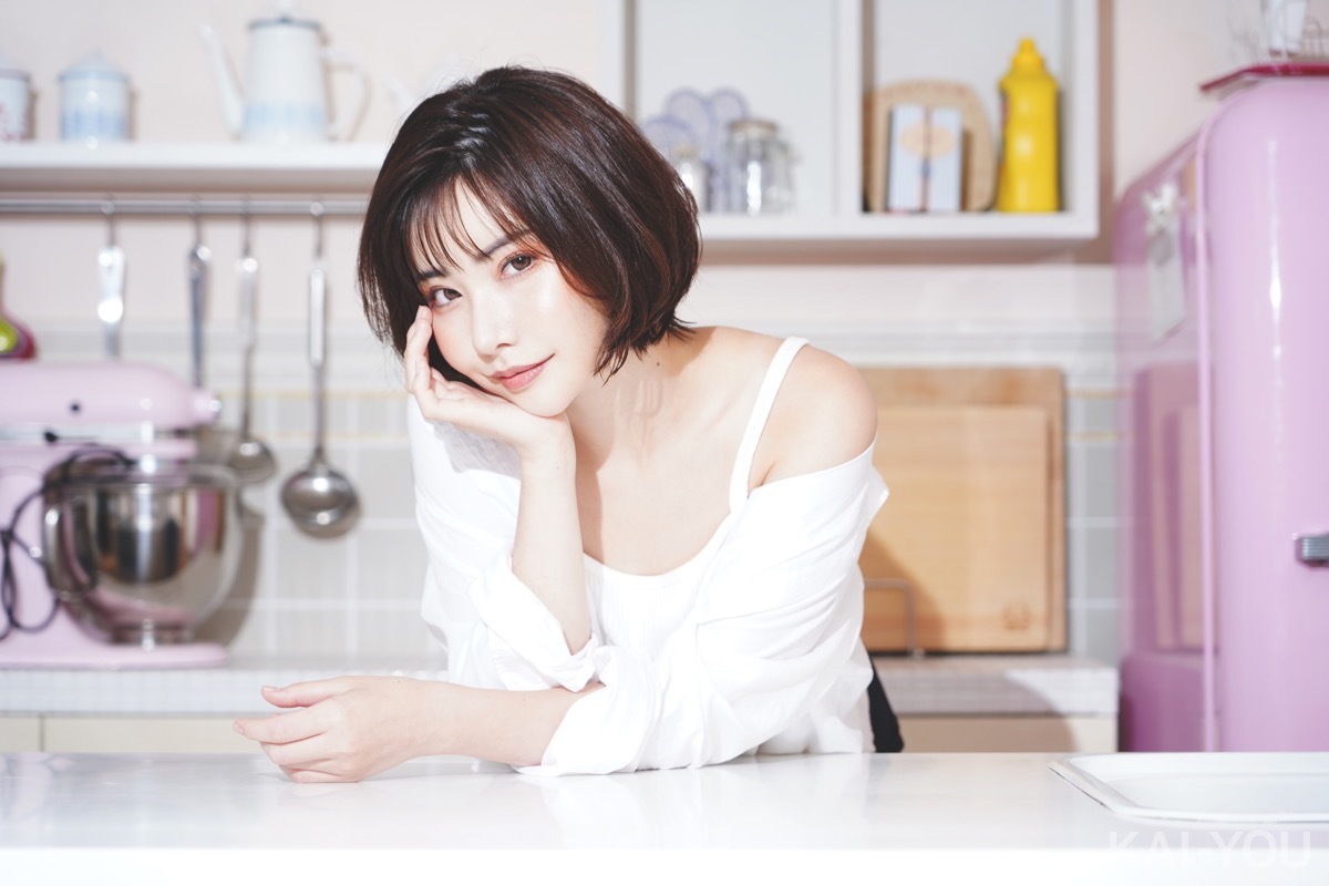 深田えいみさん撮り下ろし写真（よむさんによるイラスト化企画）