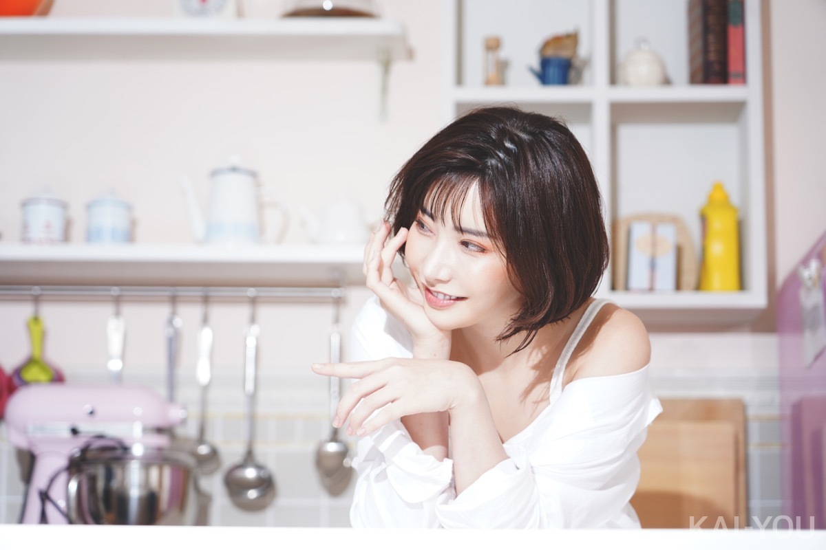 深田えいみさん撮り下ろし写真（よむさんによるイラスト化企画）