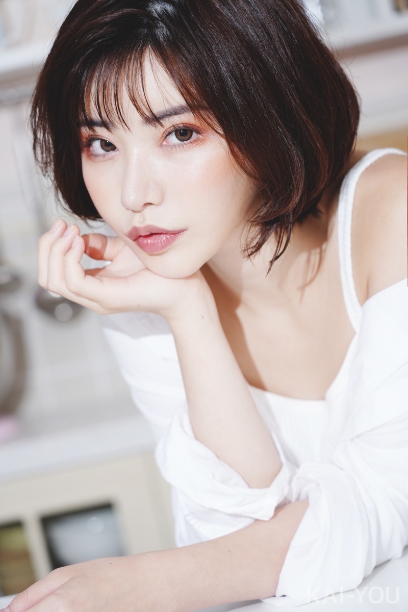 深田えいみさん撮り下ろし写真（よむさんによるイラスト化企画）