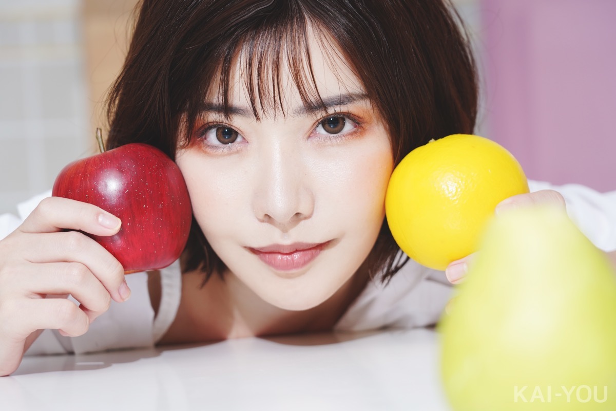 深田えいみさん撮り下ろし写真（よむさんによるイラスト化企画）