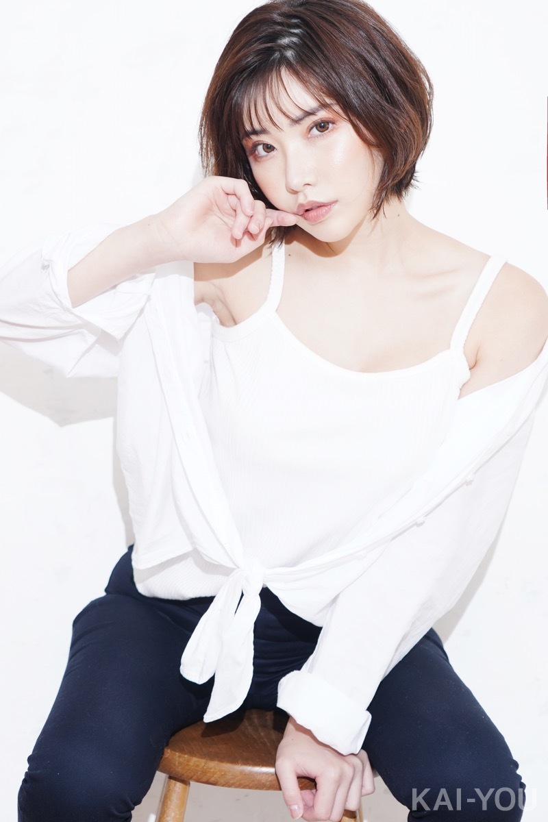 深田えいみさん撮り下ろし写真（よむさんによるイラスト化企画）