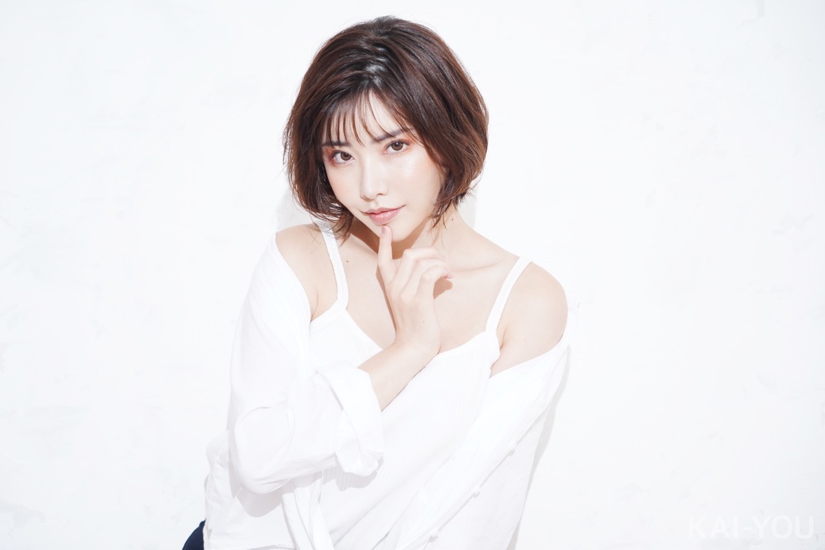 深田えいみさん撮り下ろし写真（よむさんによるイラスト化企画）