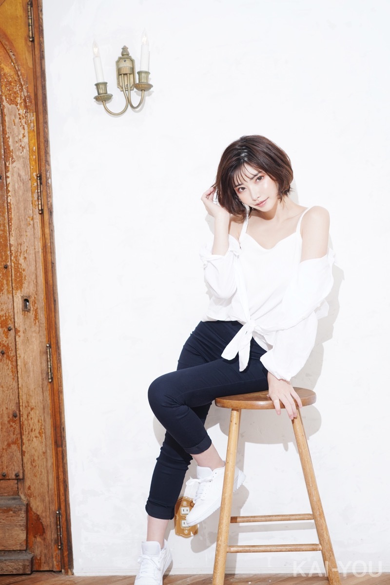 深田えいみさん撮り下ろし写真（よむさんによるイラスト化企画）