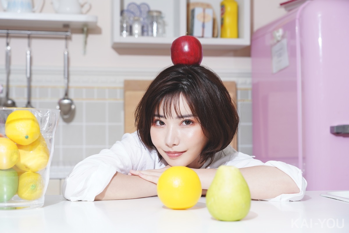 深田えいみさん撮り下ろし写真（よむさんによるイラスト化企画）