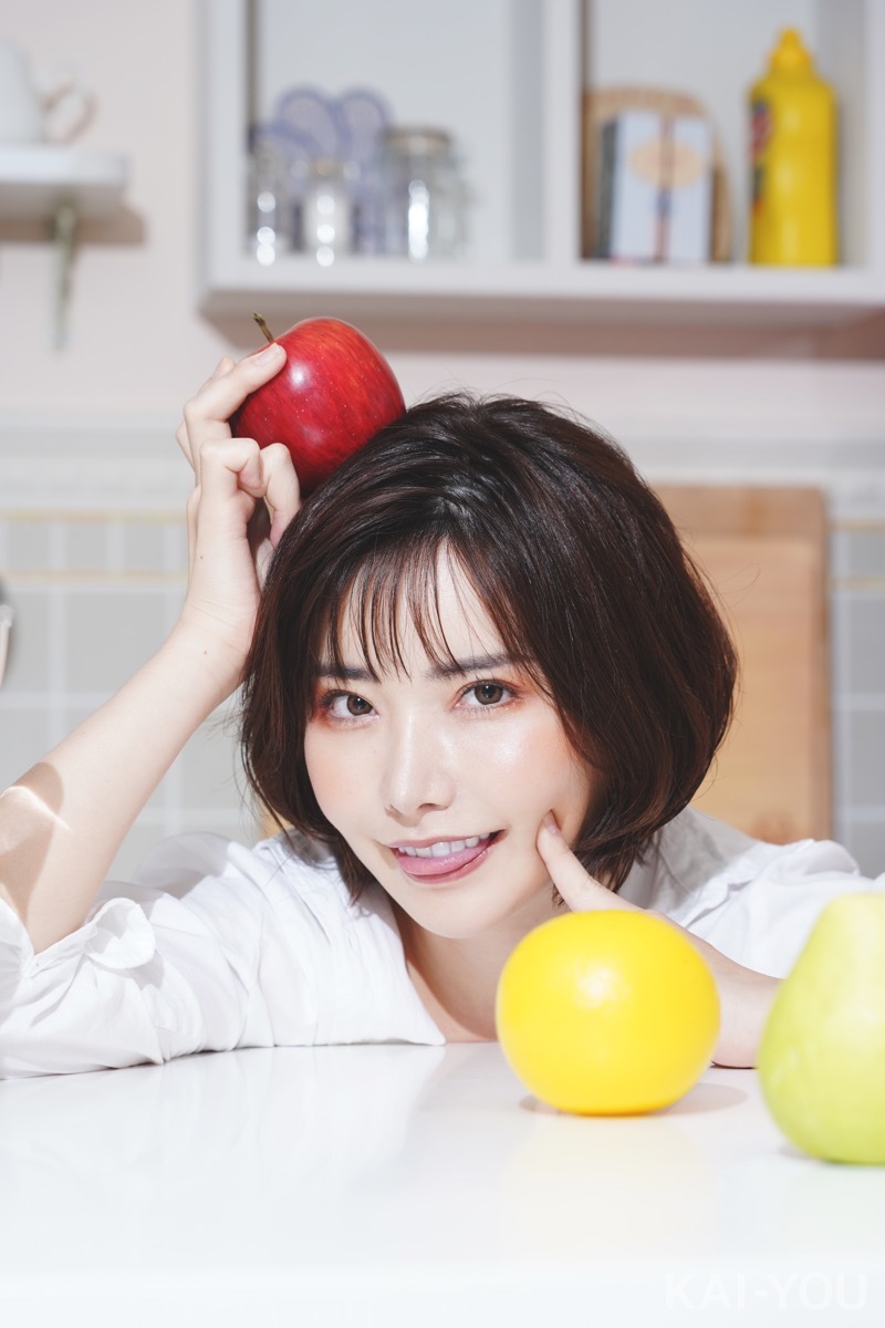 深田えいみさん撮り下ろし写真（よむさんによるイラスト化企画）