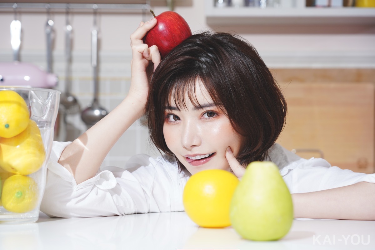 深田えいみさん撮り下ろし写真（よむさんによるイラスト化企画）