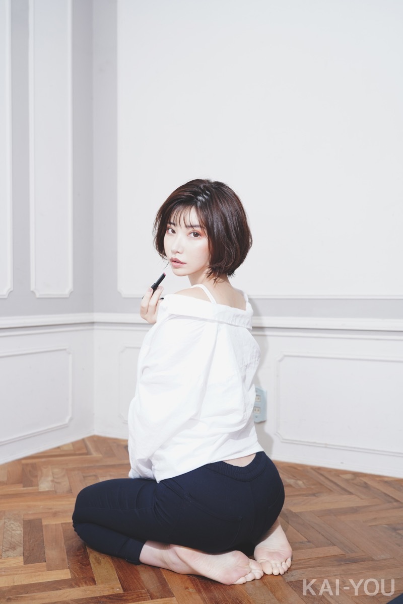 深田えいみさん撮り下ろし写真（よむさんによるイラスト化企画）