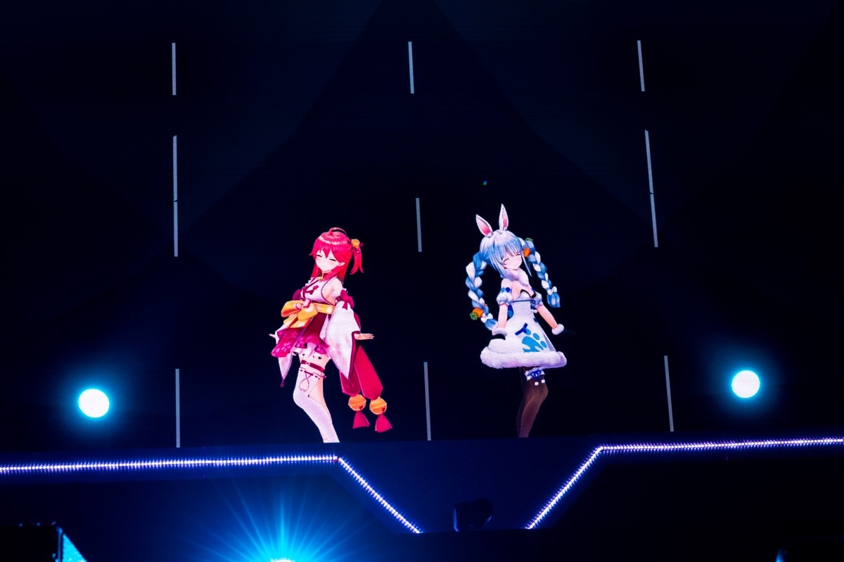 画像5: “ひろがるホロライブ”の音楽性──DECO*27監修「holo*27」ライブレポ