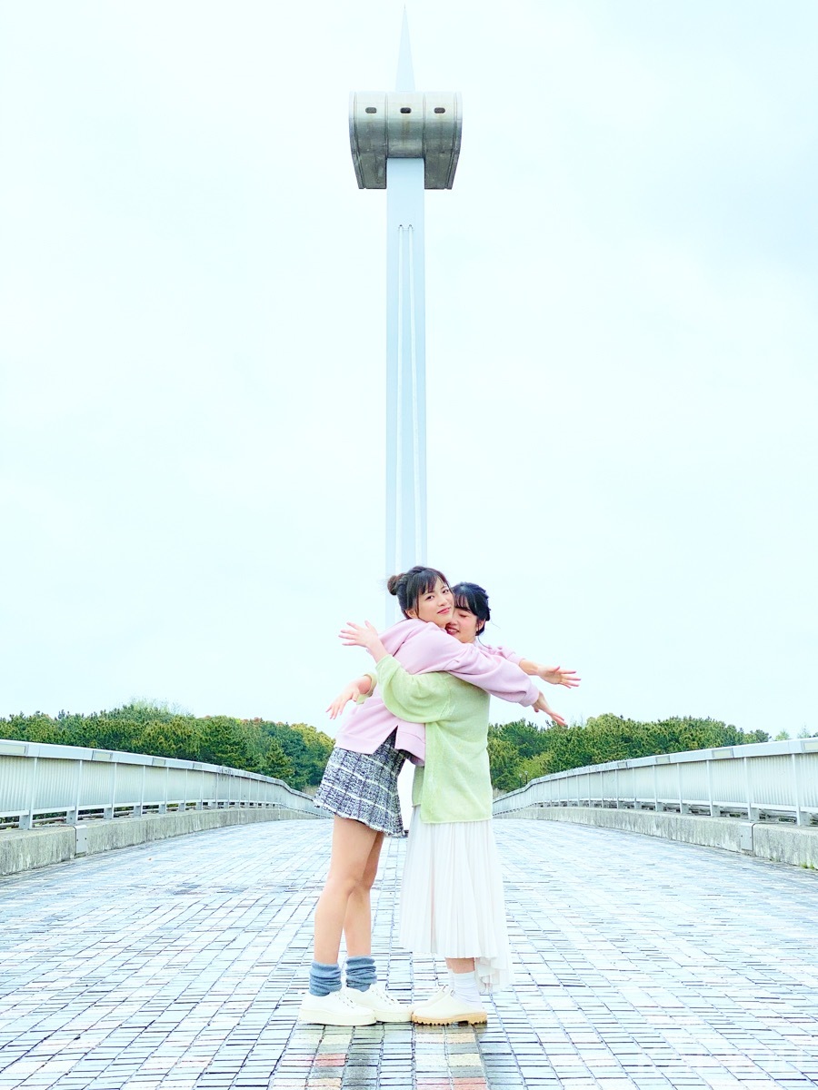 セクシー女優　根尾あかりさんと二葉エマさん