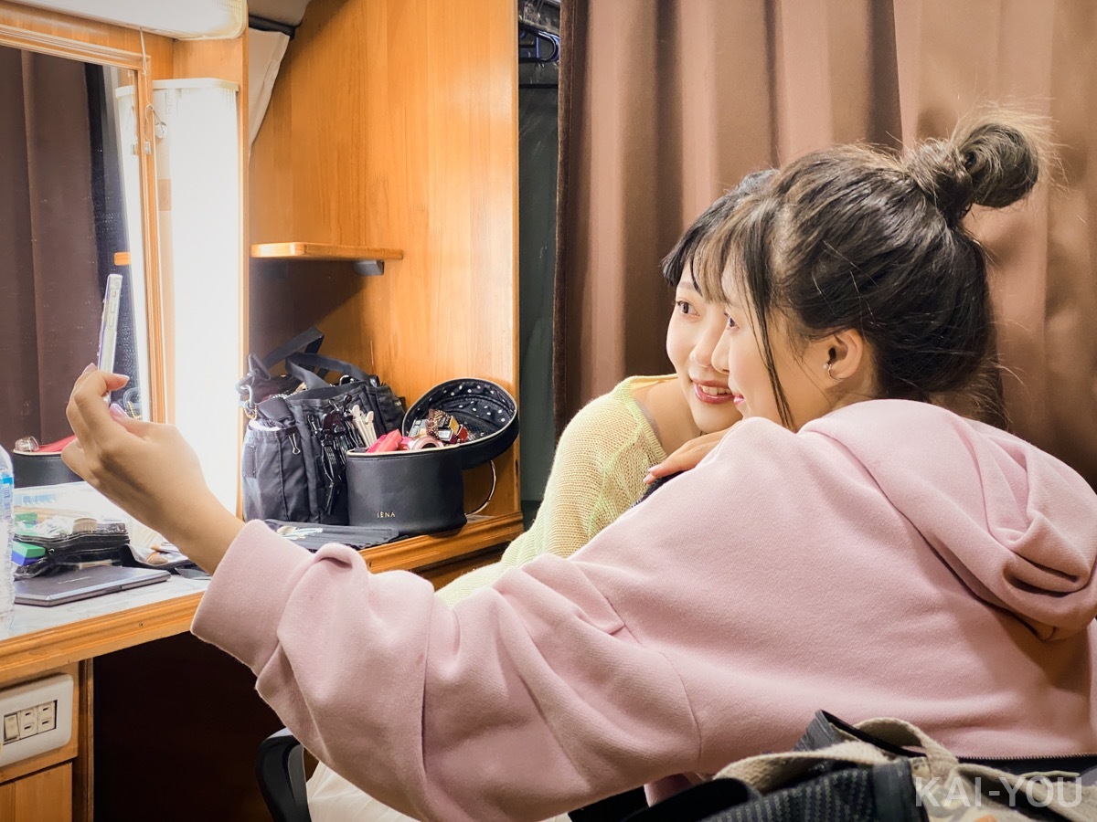 セクシー女優　根尾あかりさんと二葉エマさん