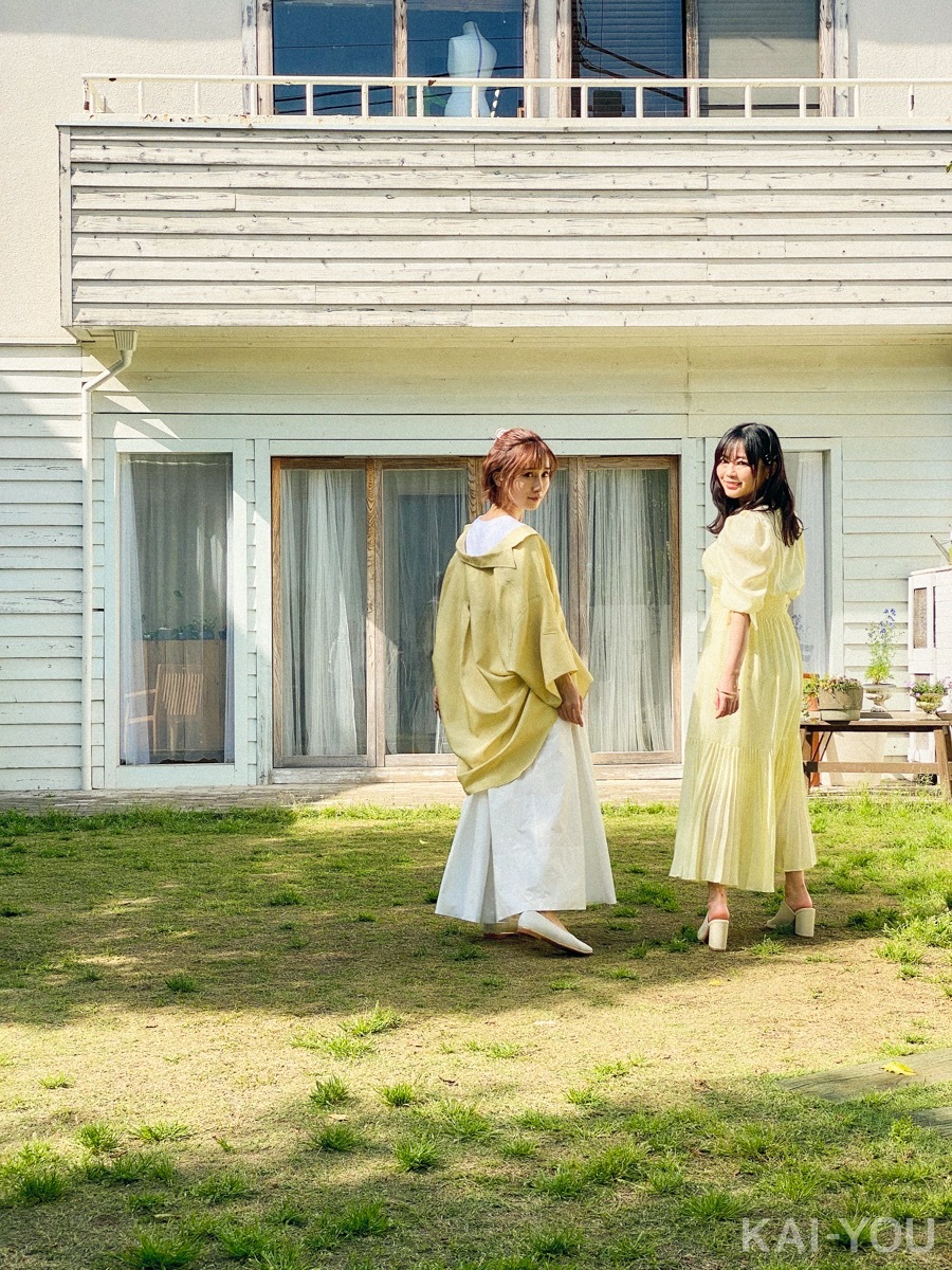 セクシー女優　小島みなみさんと羽咲みはるさん