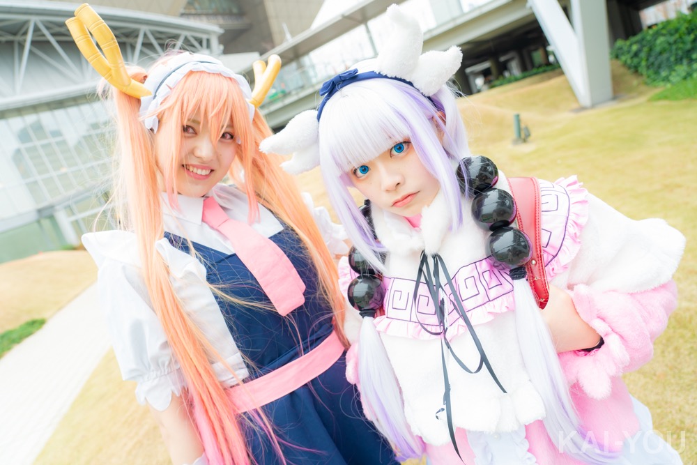 （左）かたなしさん　『小林さんちのメイドラゴン』トールのコスプレ／（右）深月さん　『小林さんちのメイドラゴン』カンナカムイのコスプレ