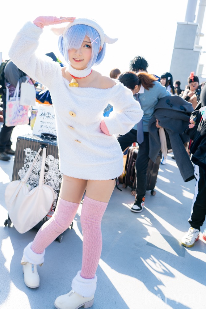 神楽坂真冬さん『Re:ゼロから始める異世界生活』レムのコスプレ