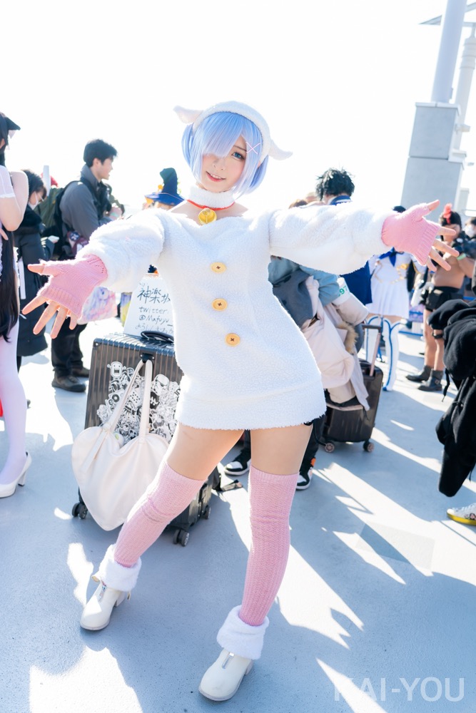神楽坂真冬さん『Re:ゼロから始める異世界生活』レムのコスプレ