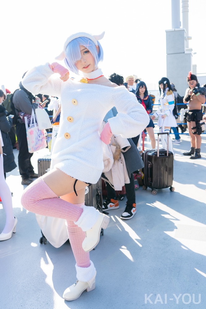 神楽坂真冬さん『Re:ゼロから始める異世界生活』レムのコスプレ