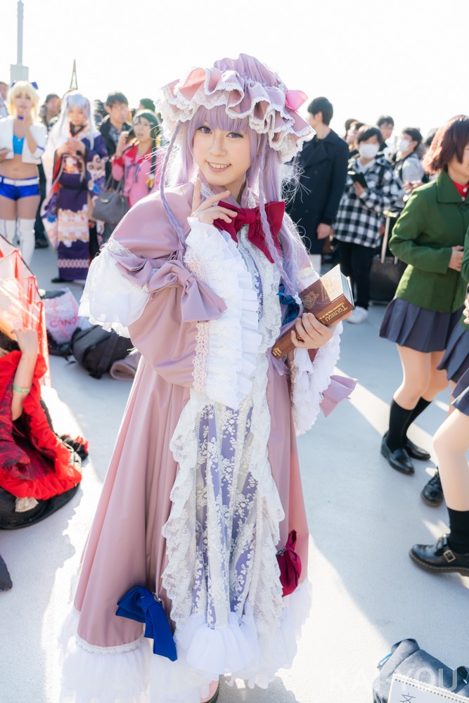 斎瑠衣さん『東方Project』パチュリー・ノーレッジのコスプレ