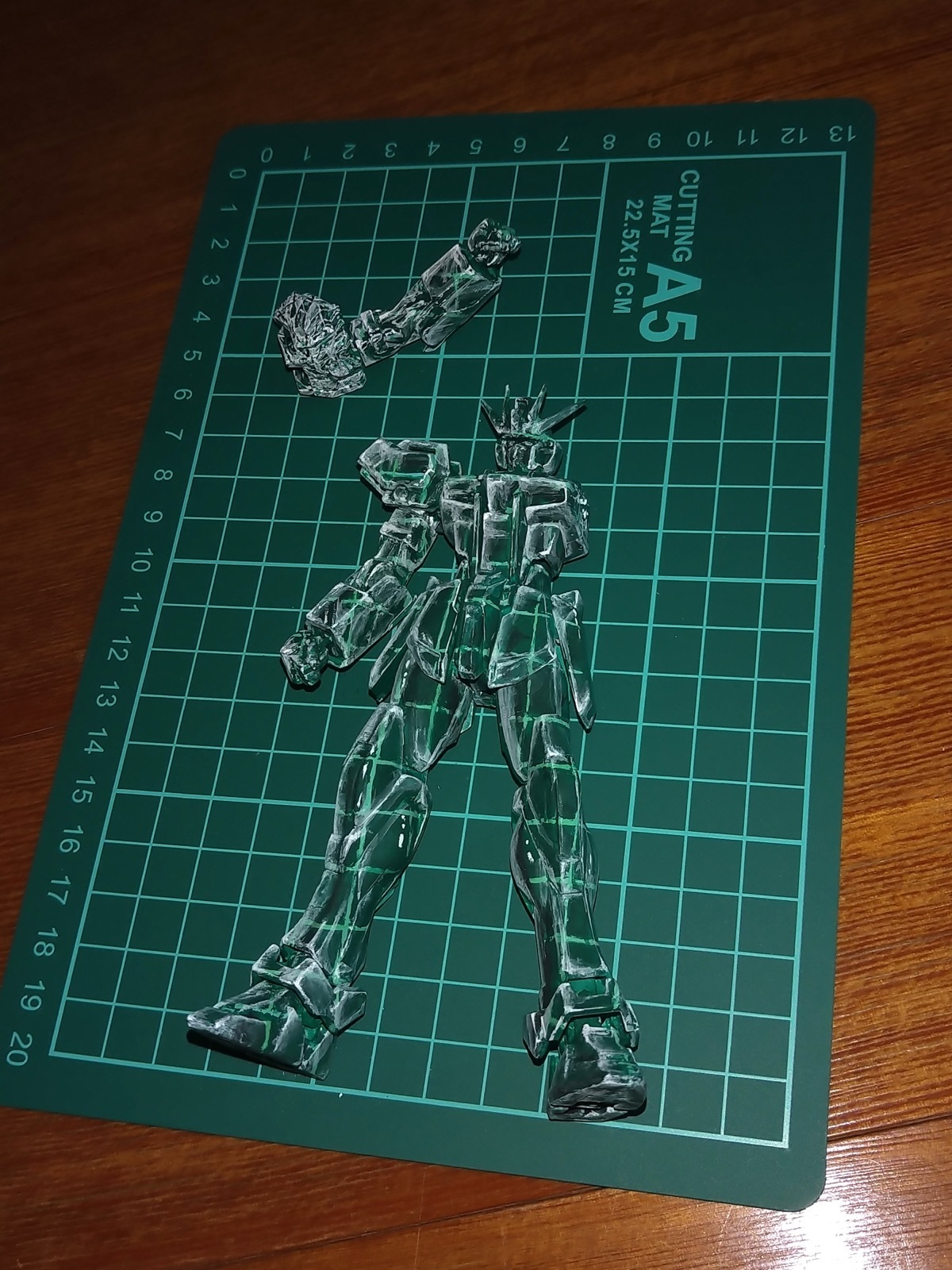 ガラス塗りのガンプラ-2／画像はリューノさん提供
