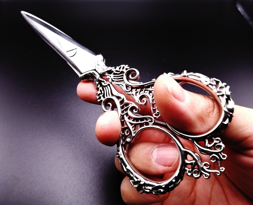 「ハートの女王のハサミ」／画像は佐藤聖也さん提供