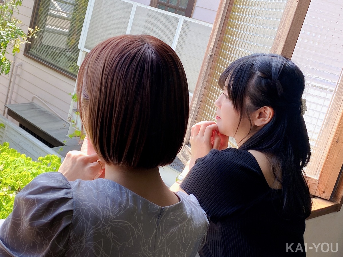 セクシー女優　小島みなみさんと羽咲みはるさん