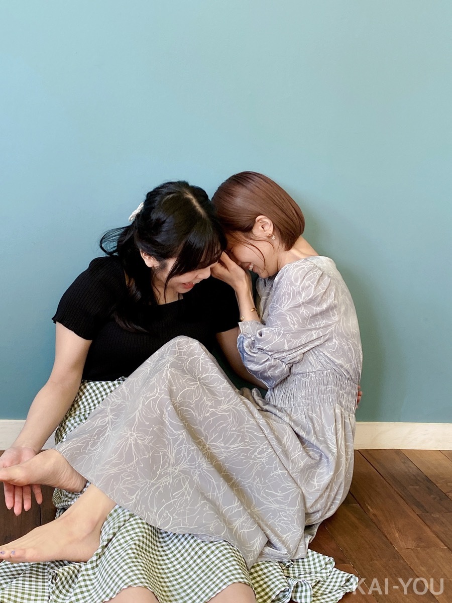 セクシー女優　小島みなみさんと羽咲みはるさん
