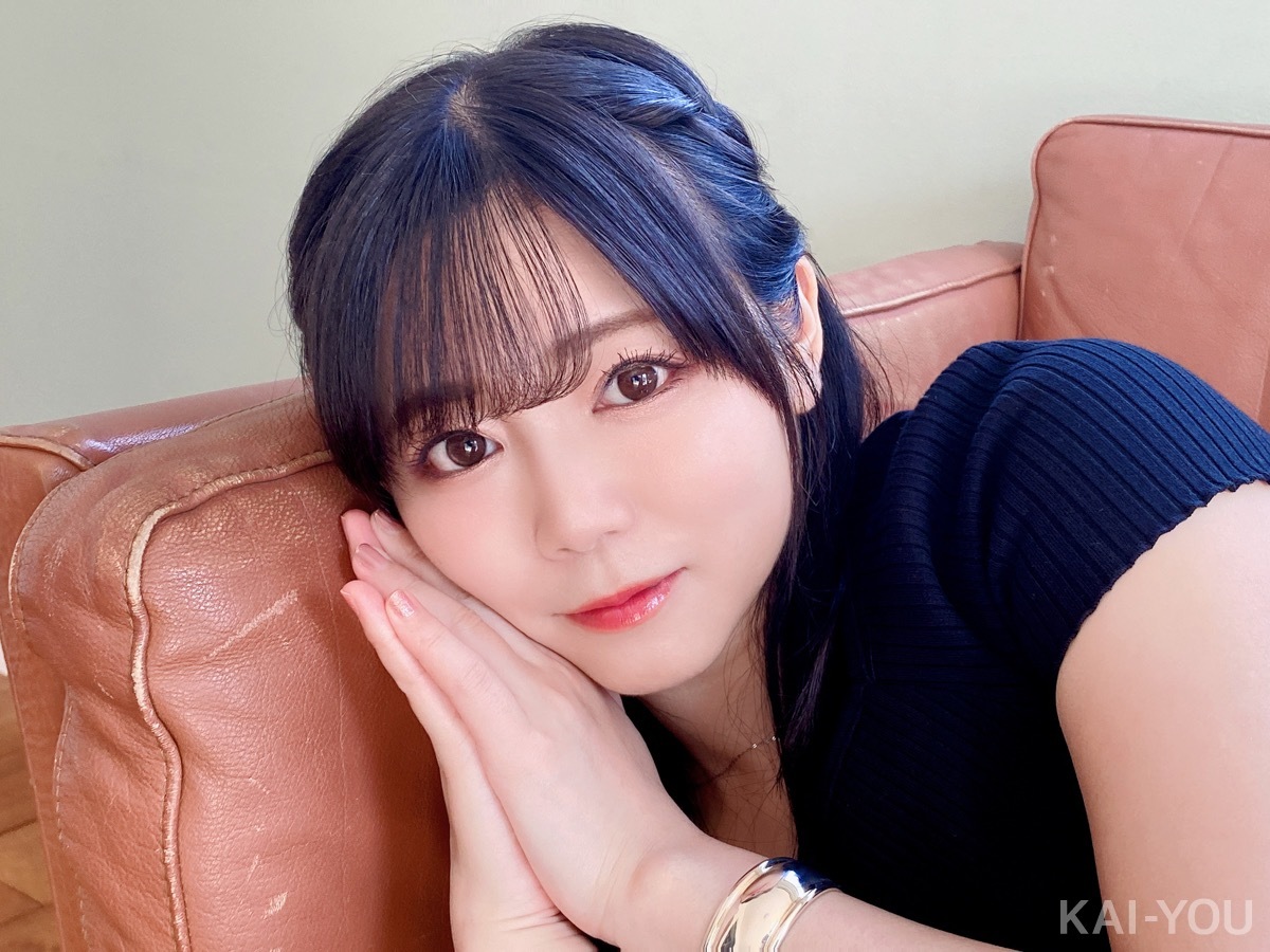 セクシー女優　小島みなみさんと羽咲みはるさん