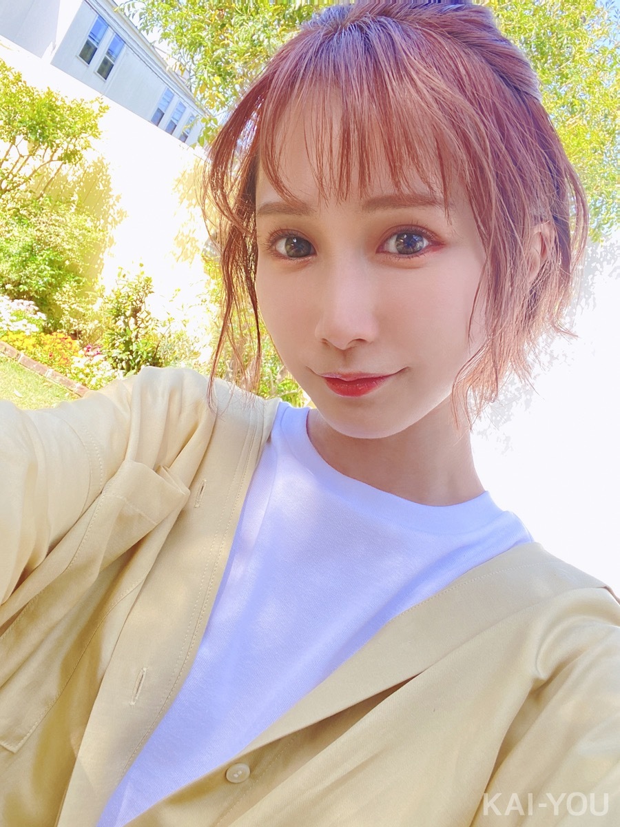 セクシー女優　小島みなみさんと羽咲みはるさん