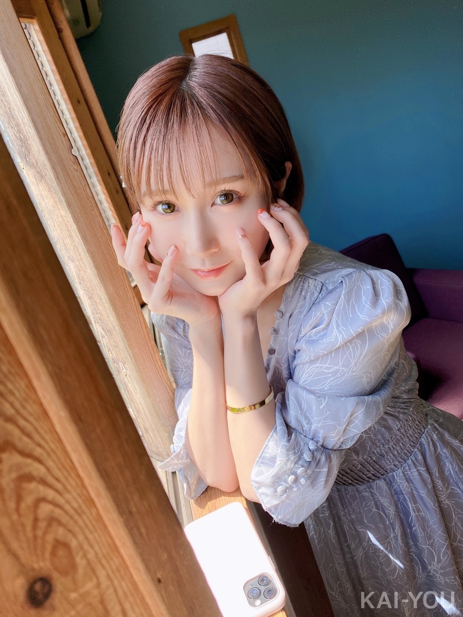セクシー女優　小島みなみさんと羽咲みはるさん