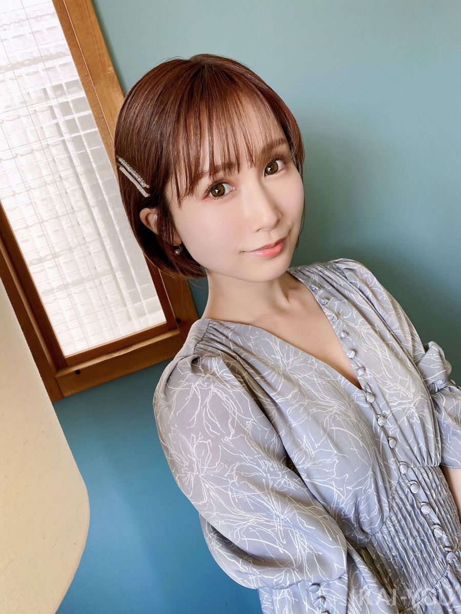 セクシー女優　小島みなみさんと羽咲みはるさん