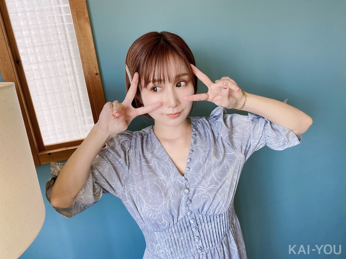 セクシー女優　小島みなみさんと羽咲みはるさん