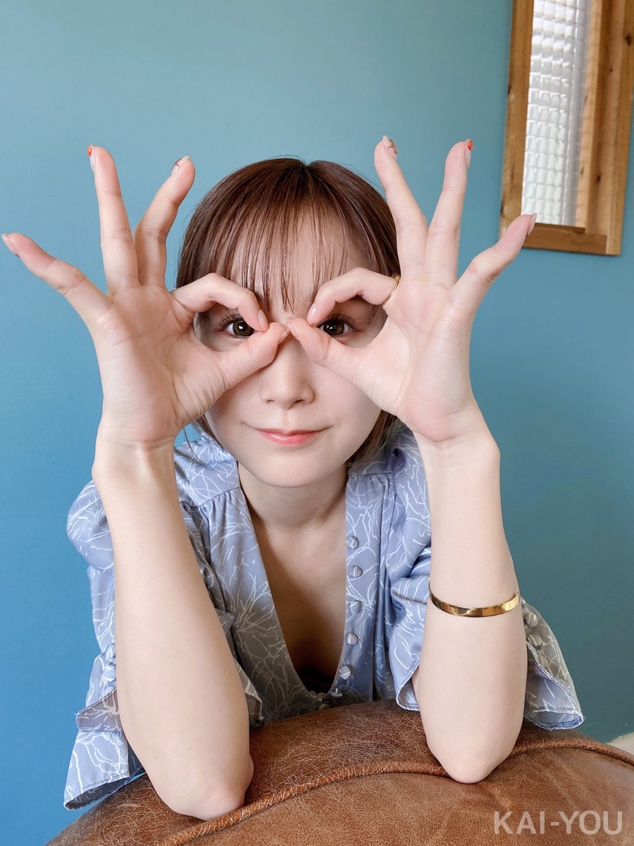 セクシー女優　小島みなみさんと羽咲みはるさん