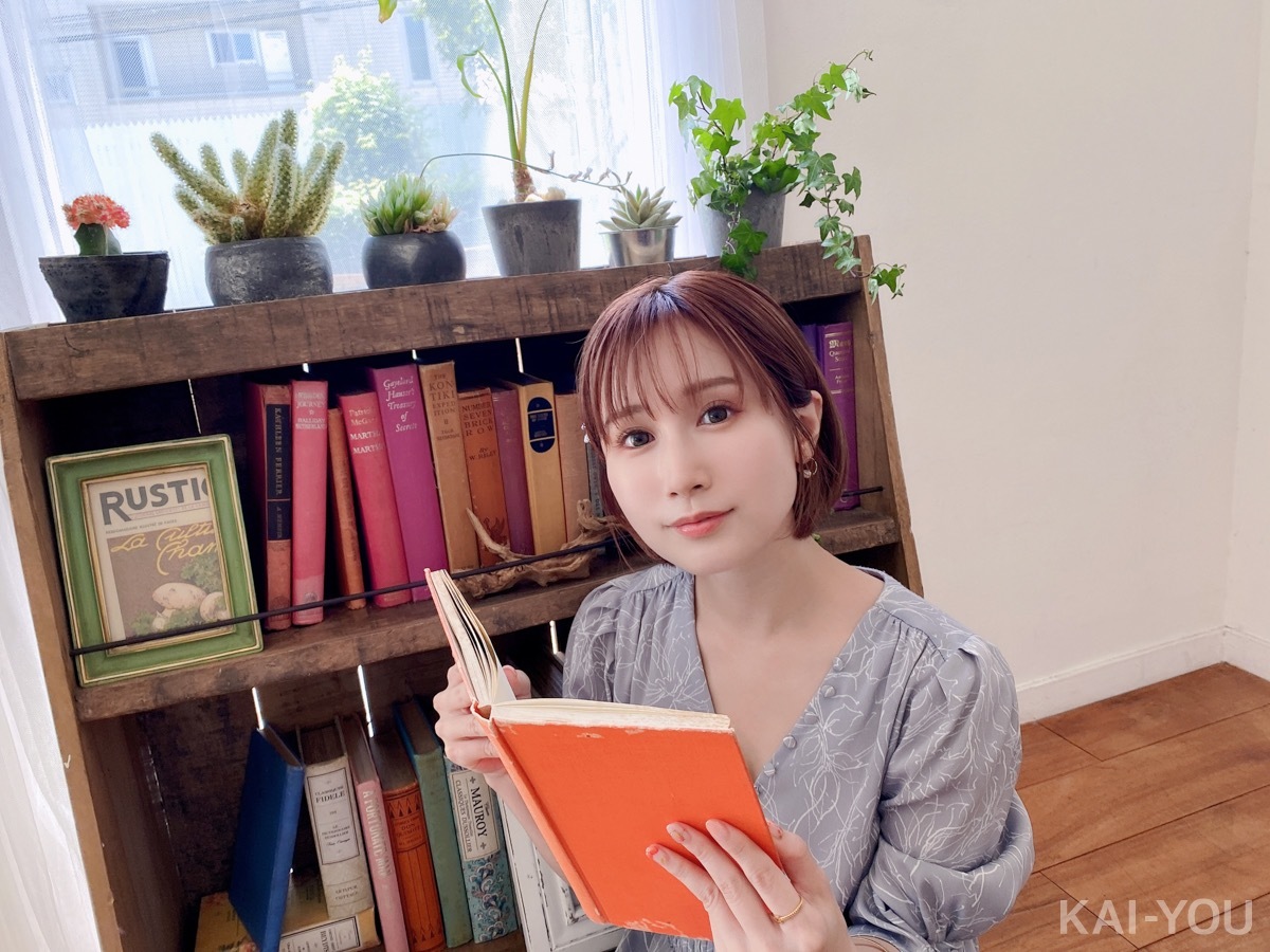 セクシー女優　小島みなみさんと羽咲みはるさん