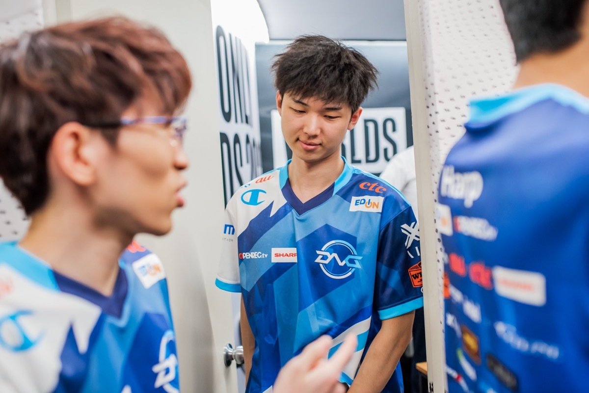 画像2: 「勝てるとわかった上で負けた」LoL世界大会、日本DFMのEvi選手インタビュー