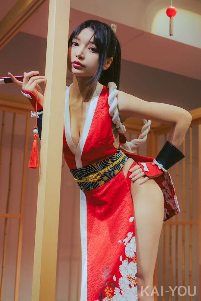 似鳥沙也加さんの不知火舞コスプレ