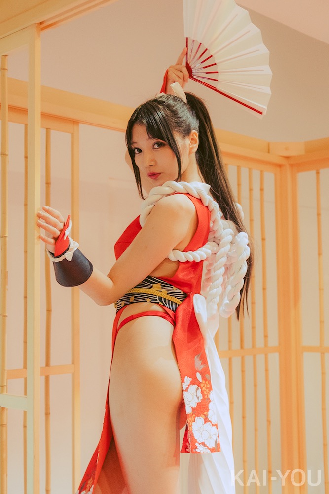 似鳥沙也加さんの不知火舞コスプレ