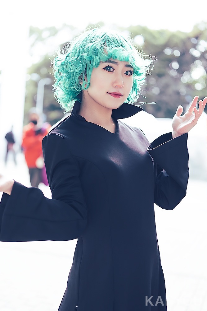 【『ワンダーフェスティバル2022[冬]』美人コスプレイヤー写真】雪見りすさん／『ワンパンマン』タツマキ