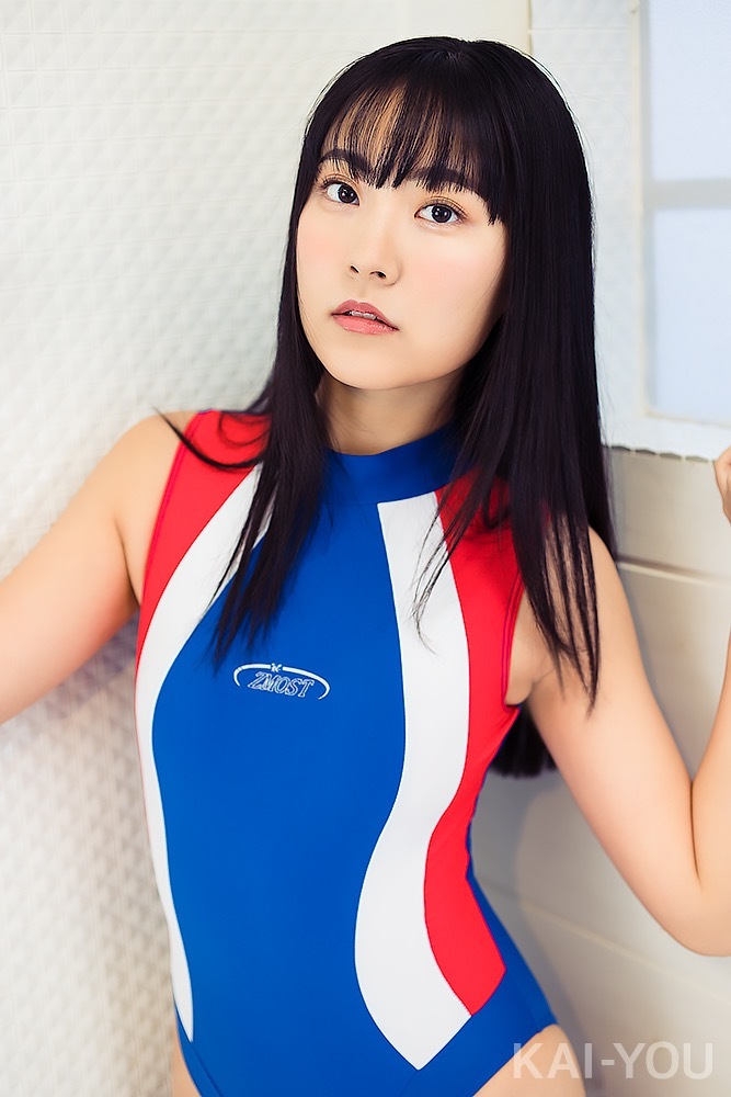 女子大生グラビアモデル 林田百加が「令和のハイレグプリンセス」たる理由