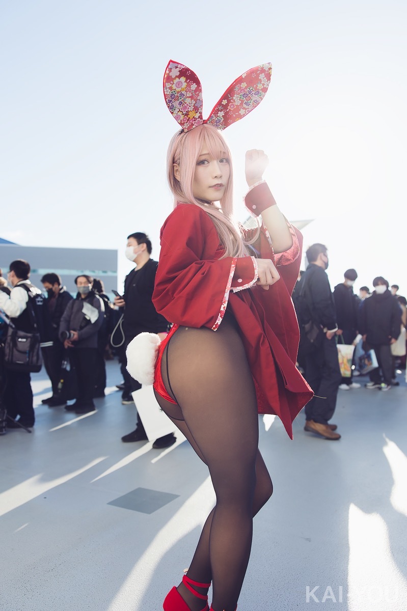 画像9: もはや縁起物！ 篠原みなみの和装バニーコスプレでコミケ会場に光が差す