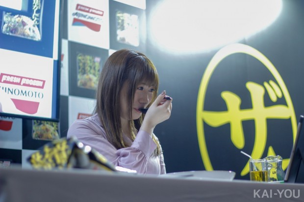 「超会議2019」の小野早稀さんとチャーハン_7