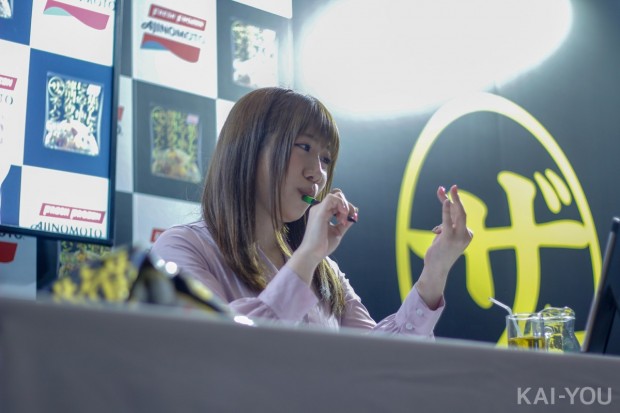 「超会議2019」の小野早稀さんとチャーハン_10